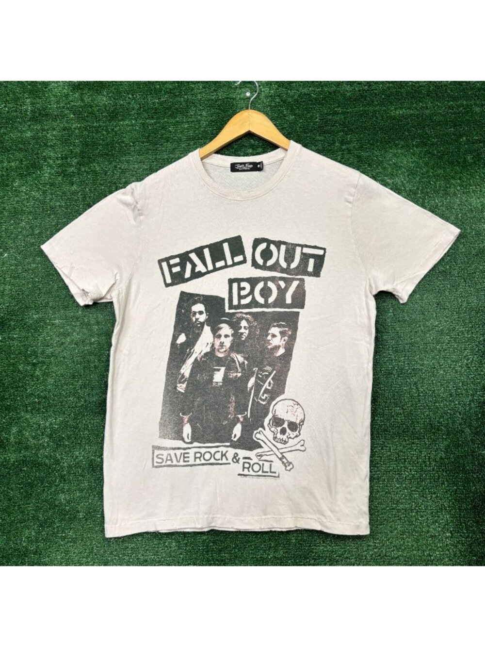 Junk Food Clothing x Fall Out Boy Save Rock & Roll Rock Band T-Shirt Size Large
